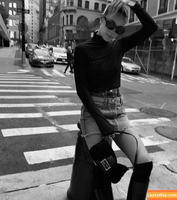 Ella Mendelsohn / ellamendelsohn leaked photo photo #0569