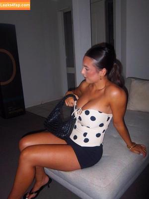 Ella Midgley photo #0090