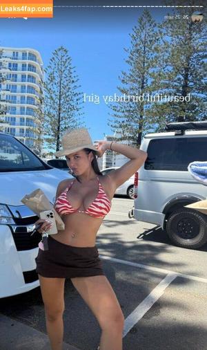Ella Midgley photo #0099