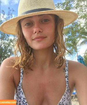 Ella Purnell photo #0033