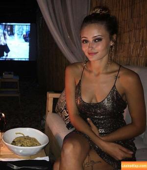 Ella Purnell photo #0060