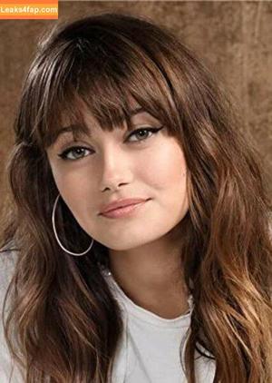 Ella Purnell photo #0215