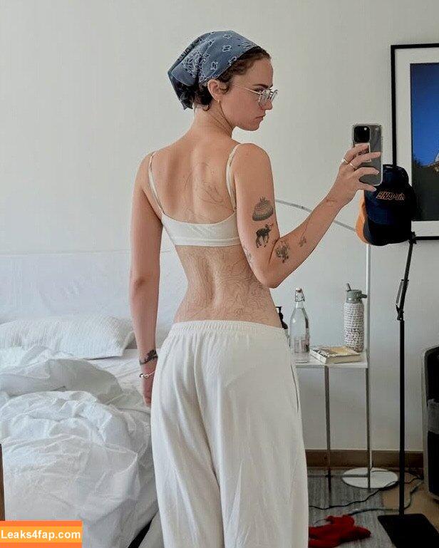 ellaemhoff /  leaked photo photo #0043