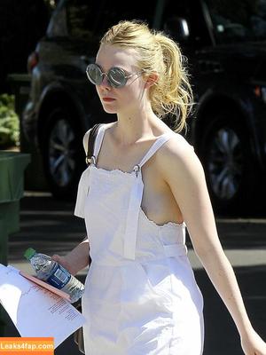 Elle Fanning photo #0030
