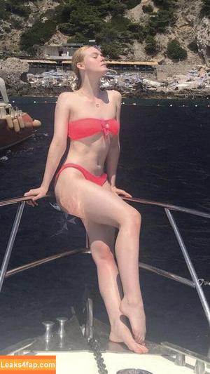 Elle Fanning photo #0350
