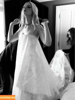 Elle Fanning photo #0451