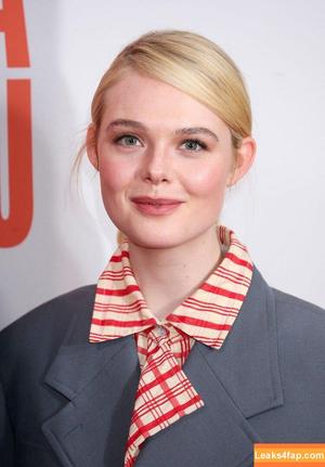 Elle Fanning photo #1915