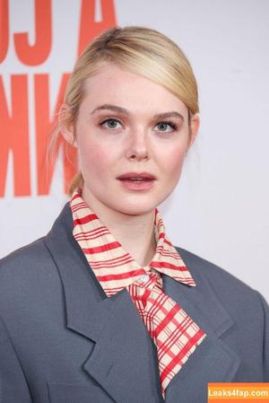 Elle Fanning photo #1916
