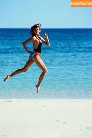 Elle Macpherson фото #0185