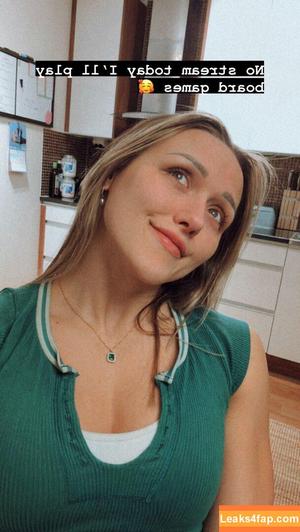 ellenvy photo #0188