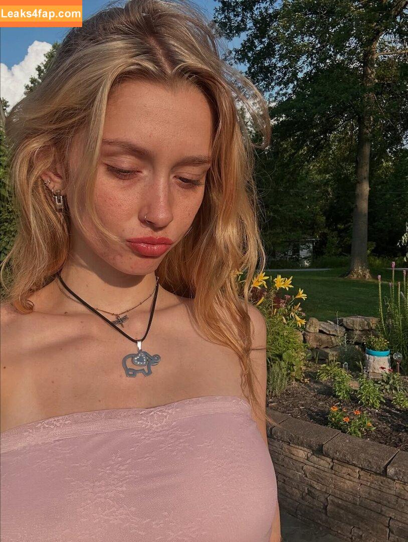 Ellesasmrr leaked photo photo #0002
