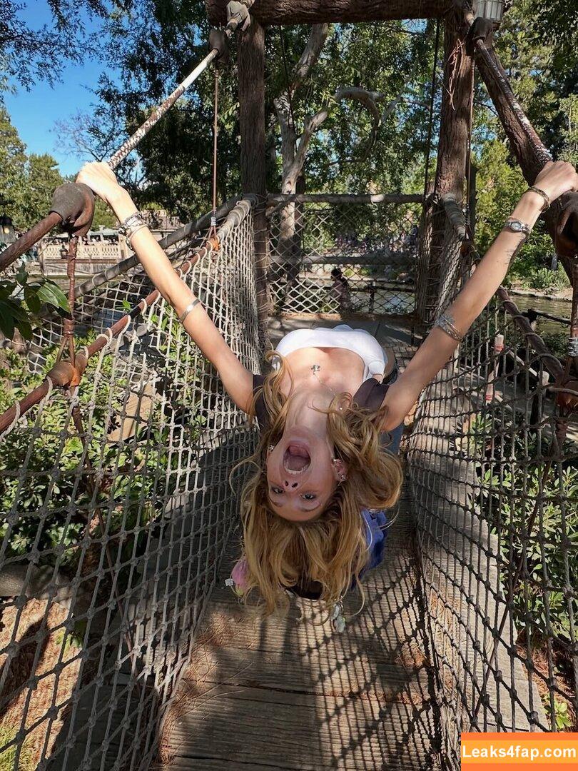 Ellesasmrr leaked photo photo #0009