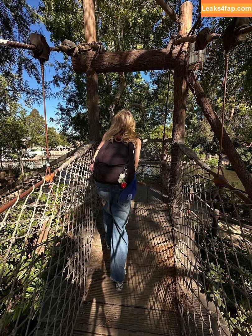 Ellesasmrr leaked photo photo #0010
