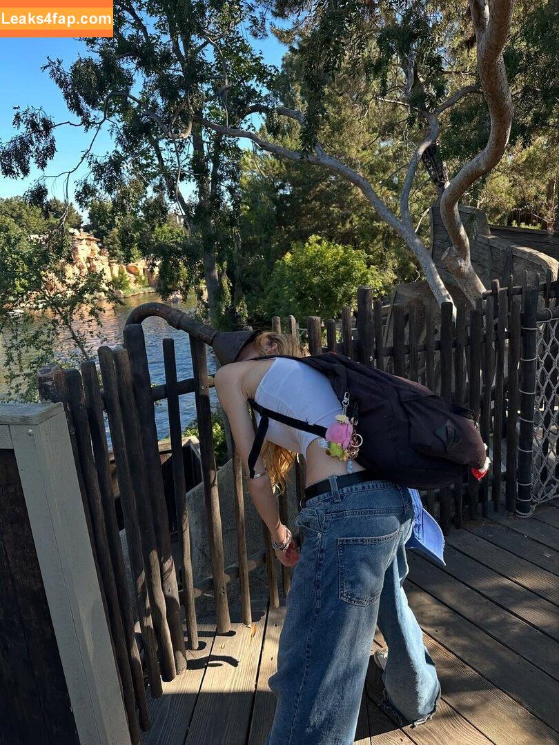 Ellesasmrr leaked photo photo #0011