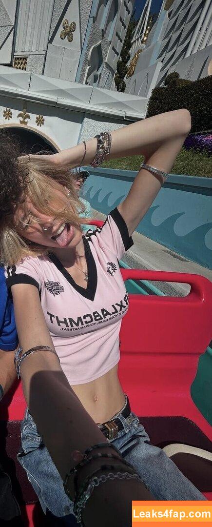 Ellesasmrr leaked photo photo #0022