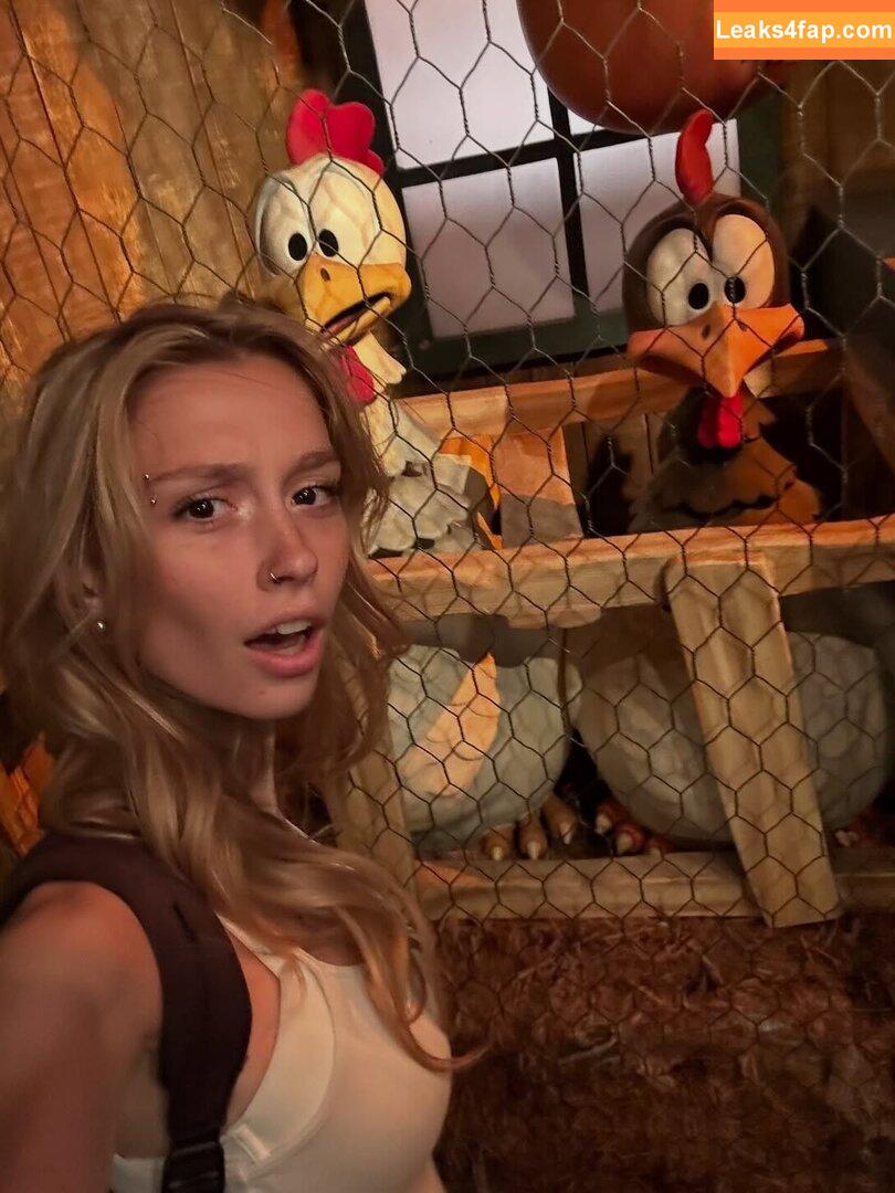 Ellesasmrr leaked photo photo #0025