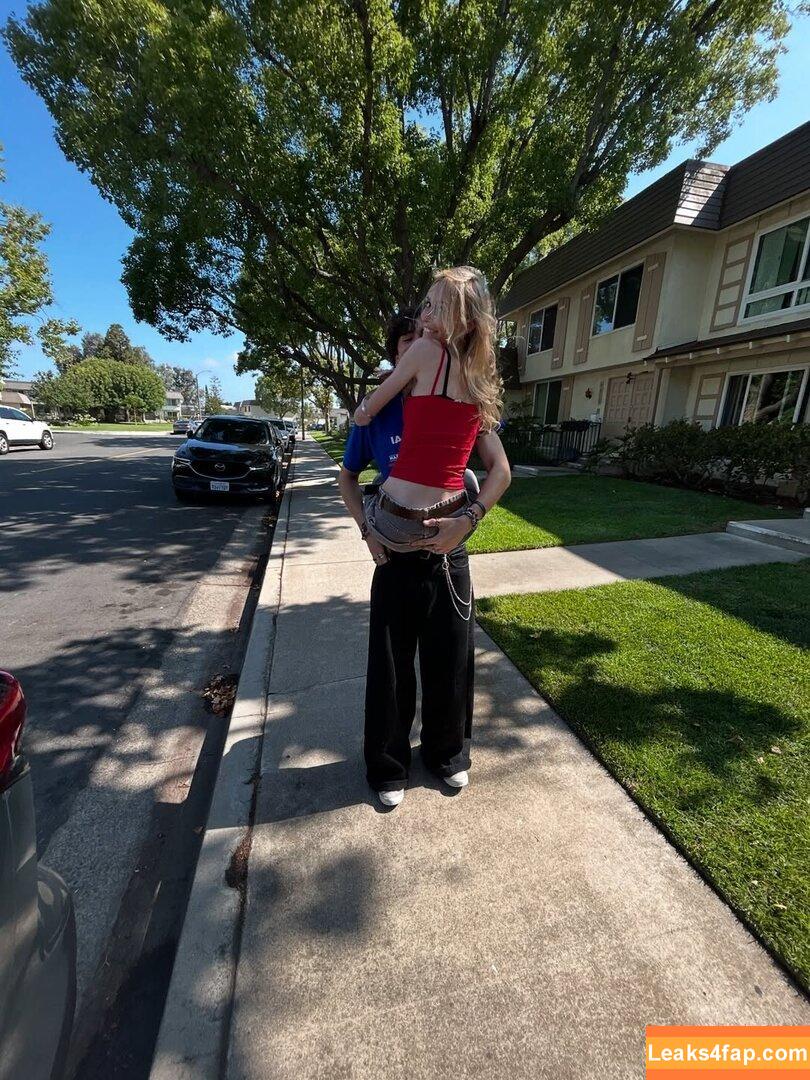 Ellesasmrr leaked photo photo #0037