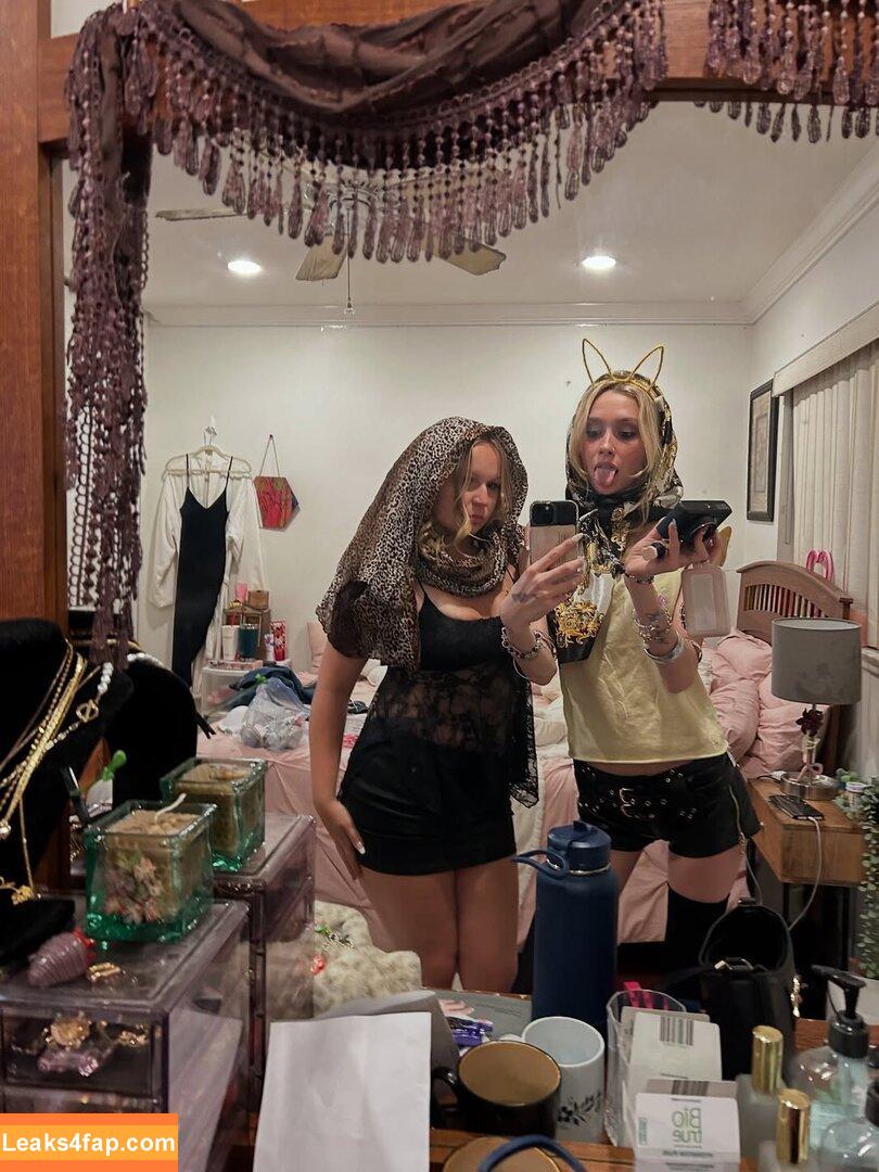 Ellesasmrr leaked photo photo #0041