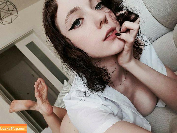 elleslove / Elles / aliceeee_watson / heartsicx leaked photo photo #0015