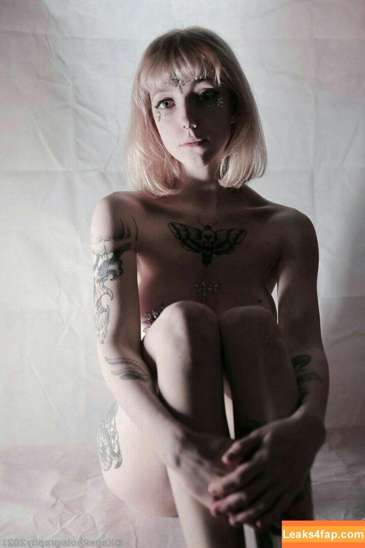 elleslove / Elles / aliceeee_watson / heartsicx leaked photo photo #0251