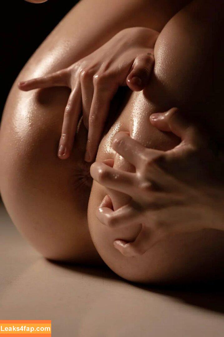 elleslove / Elles / aliceeee_watson / heartsicx leaked photo photo #0340