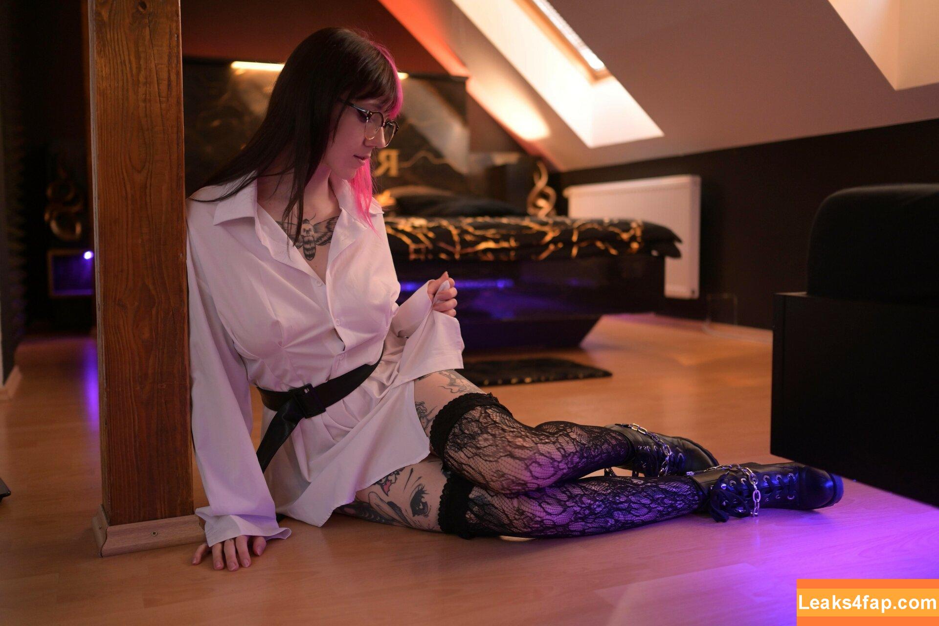 elleslove / Elles / aliceeee_watson / heartsicx leaked photo photo #1342