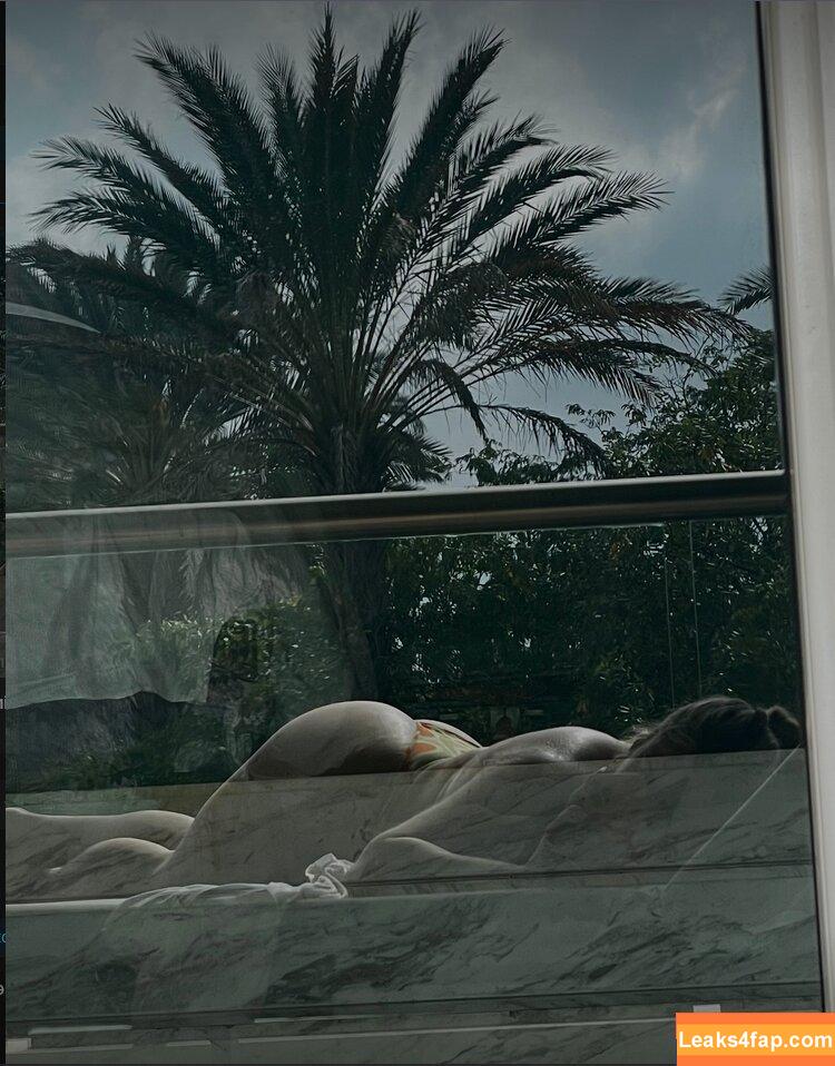 Ellesweats / exclusiveelle leaked photo photo #0005