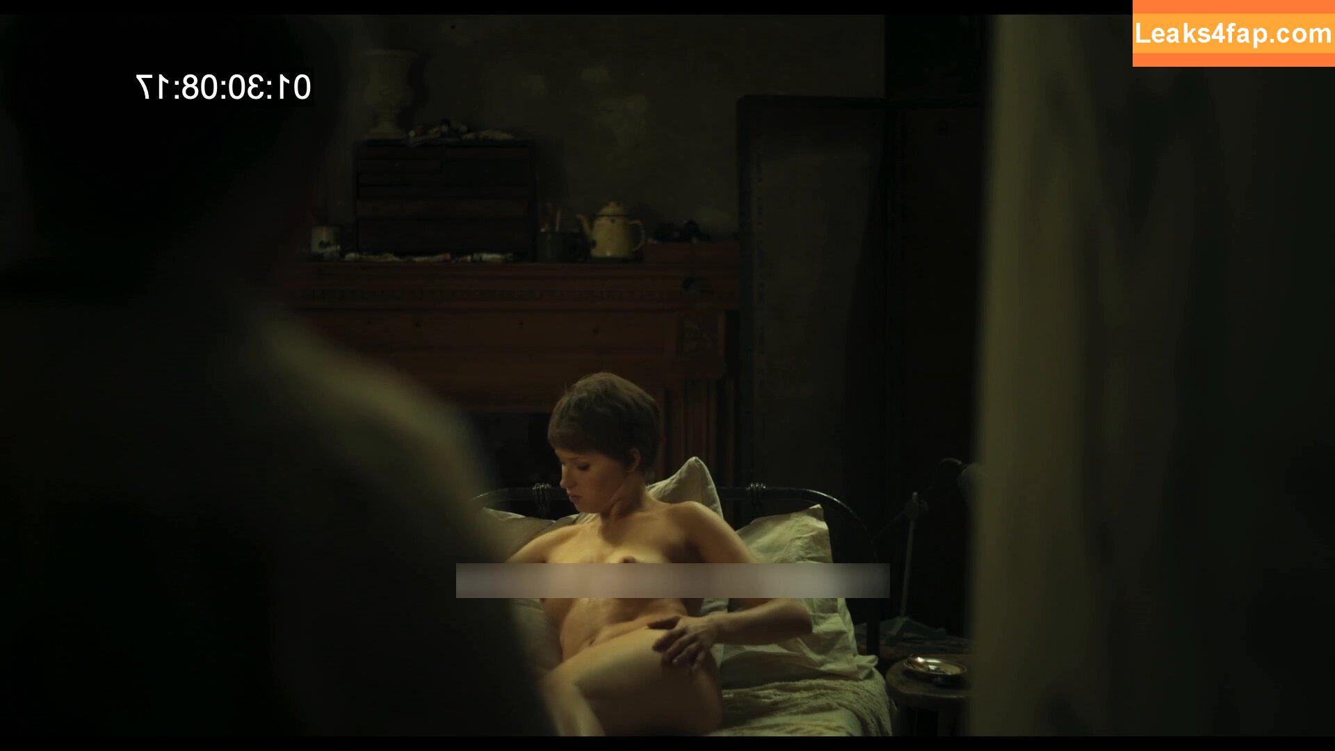 Ellie Bamber / elliebamber_ / honeybambs leaked photo photo #0475