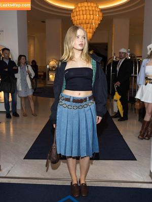 Ellie Bamber фото #0463