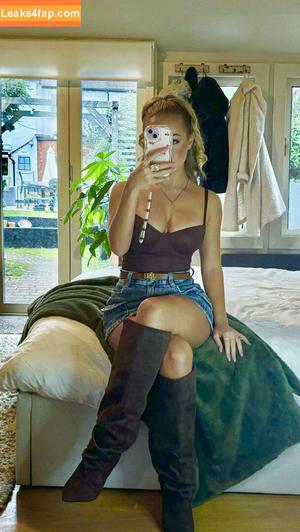 Ellie Dadd photo #0039