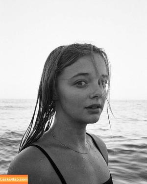 Ellie De Lange photo #0008