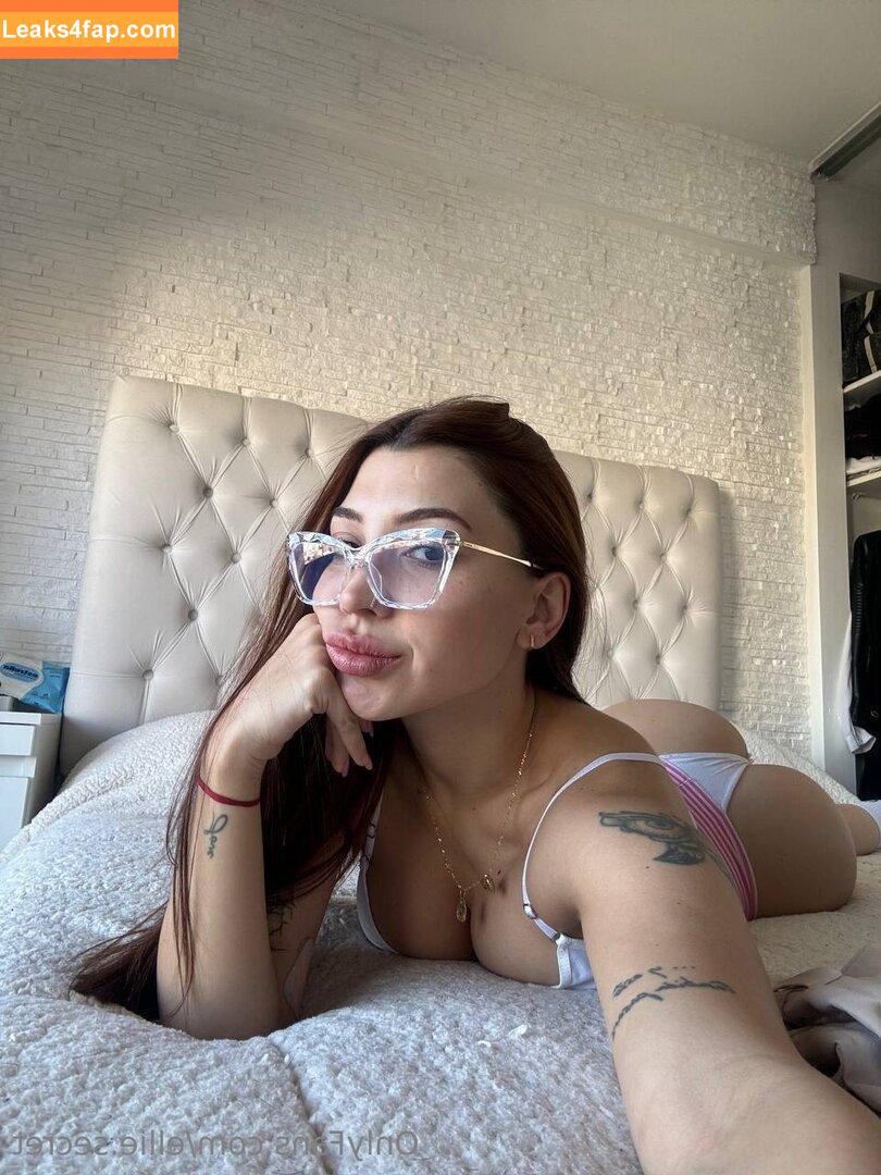 ellie.kisses /  leaked photo photo #0011