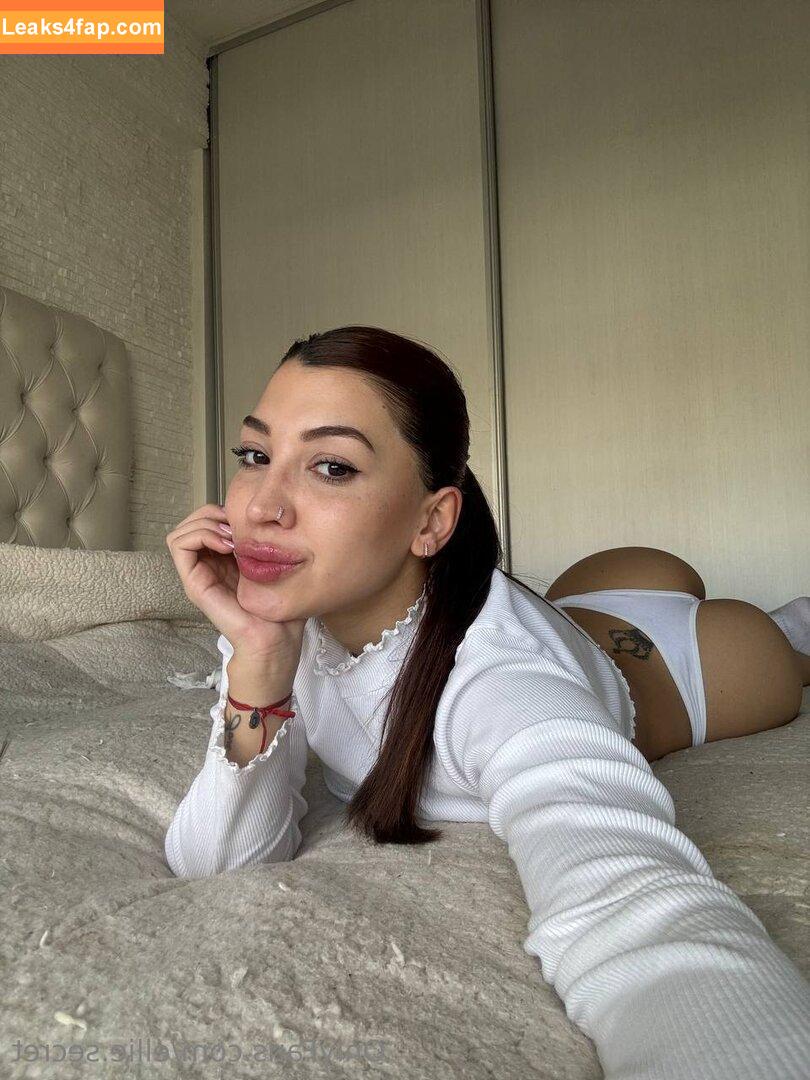 ellie.kisses /  leaked photo photo #0017