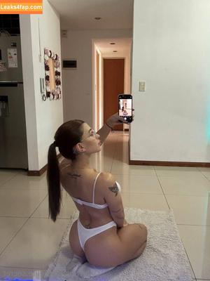 ellie.kisses photo #0025