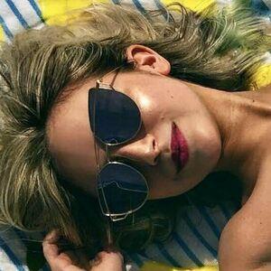 Ellie Schnitt photo #0137