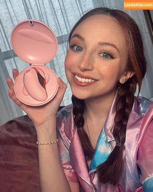 Ellie Schnitt photo #0143