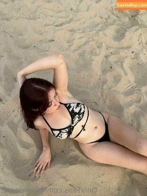 elliemooree photo #0079