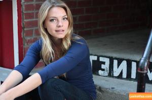 Eloise Mumford photo #0013