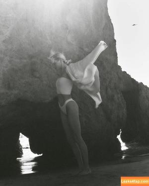 Elsa Hosk photo #0278