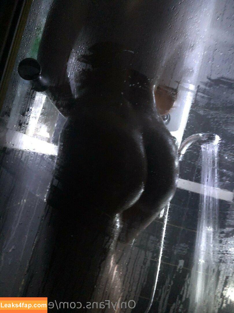 elsafoxxx / efox23 leaked photo photo #0015