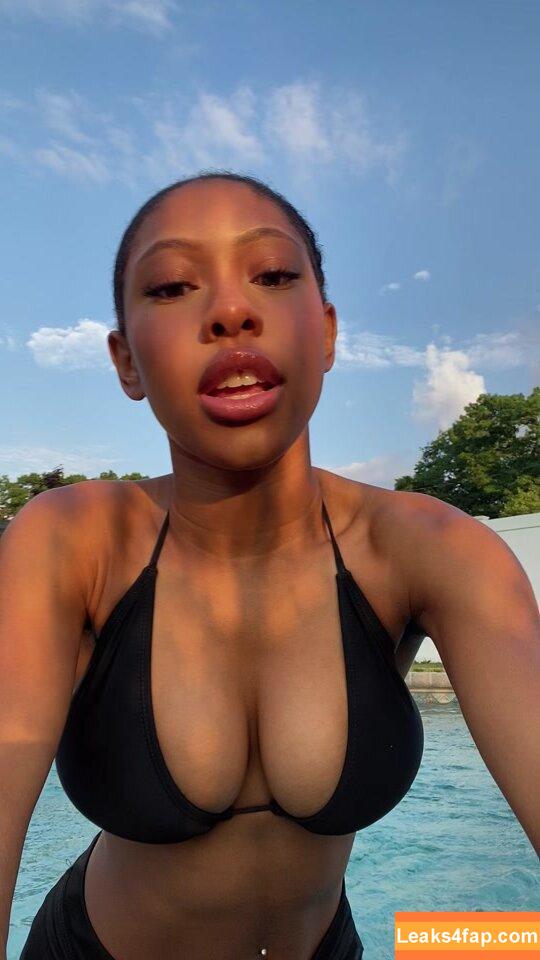 Elyse Rey / thereal.elyse_ leaked photo photo #0057