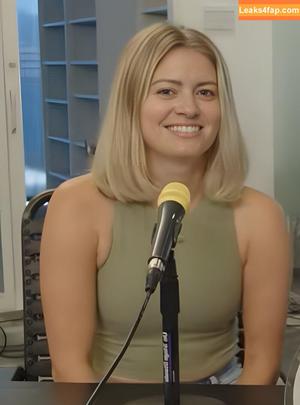 Elyse Willems photo #0046