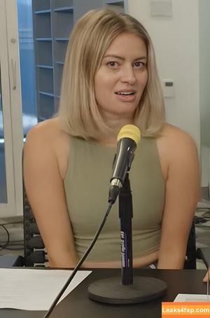 Elyse Willems photo #0047