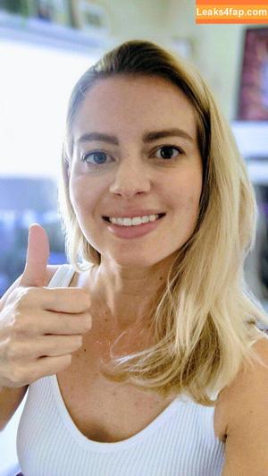 Elyse Willems photo #0051