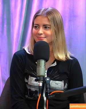 Elyse Willems photo #0062