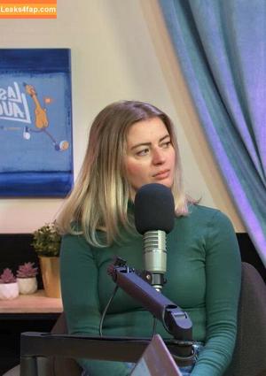 Elyse Willems photo #0076