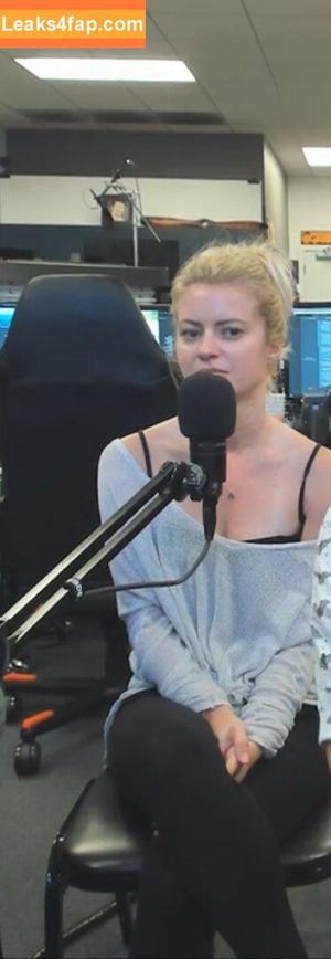 Elyse Willems photo #0132