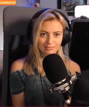 Elyse Willems photo #0187