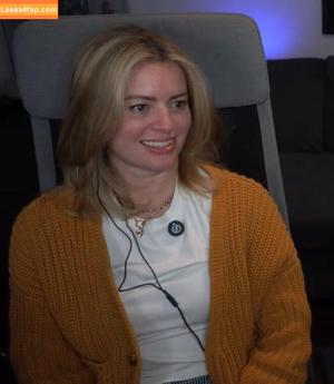 Elyse Willems photo #0262