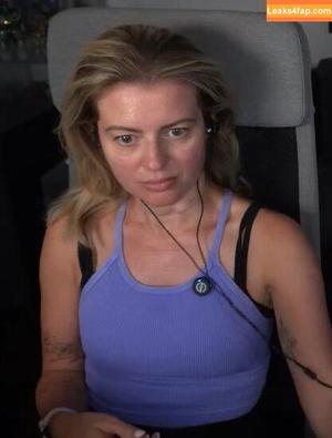 Elyse Willems photo #0274